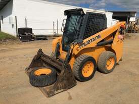 2016 Mustang 1650R Skid Steer - picture0' - Click to enlarge