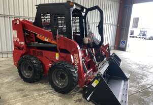 Digger King 990kg Skid Steer Loader
