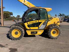 2013 New Holland LM740 Telehandler - picture0' - Click to enlarge