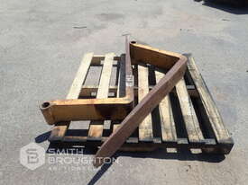 SET FORKLIFT TYNES - picture0' - Click to enlarge