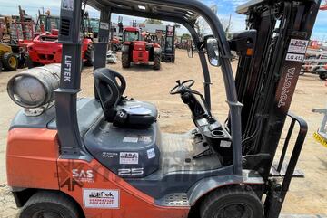 LIFTEK - TOYOTA 328FG25 2.5TON Forklift