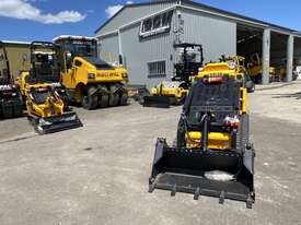 Tracked Mini Loader 30HP Perkins  - picture2' - Click to enlarge