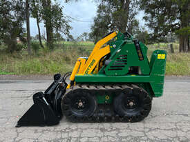 Kanga DT725 Skid Steer Loader - picture0' - Click to enlarge