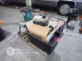 1 X HONDA PETROL GENERATOR, 1 X HONDA GX27 PETROL ENGINE, 1 X BOX OF TWO WAY RADIOS, 1 X BOX OF BELT - picture0' - Click to enlarge