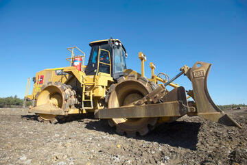 Caterpillar Cat 825H Soil Compactor