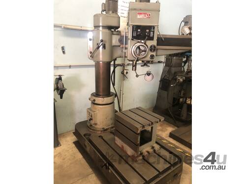 Radial drill machine