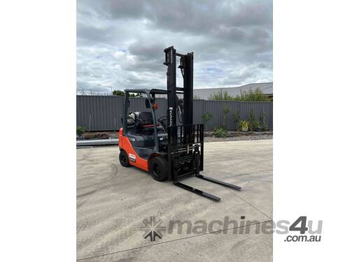 Forklift 1.8T Toyota Standard Mast With Tyne Positioners