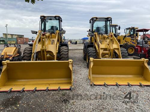Free Delivery and Service Kit UHI LG820 Wheel loader, 4WD, 4in1 Bucket, 100HP, 2.2T loading capacity