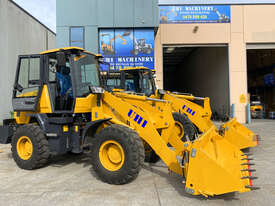 Free Delivery and Service Kit UHI LG820 Wheel loader, 4WD, 4in1 Bucket, 100HP, 2.2T loading capacity - picture2' - Click to enlarge