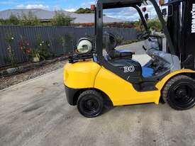 Komatsu 3T Forklift with 360 Degree Rotating Clamp - picture1' - Click to enlarge