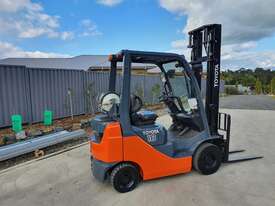 Forklift 1.8T Toyota  - picture1' - Click to enlarge