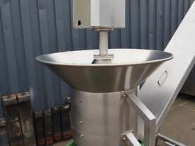 Commercial Auger Screw Conveyor Cheese Stretcher with Curd Cutter - MilkyLAB - picture0' - Click to enlarge