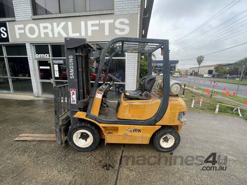 2.5 Tonne Container Mast Forklift For Sale