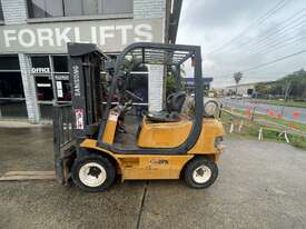 2.5 Tonne Container Mast Forklift For Sale - picture0' - Click to enlarge