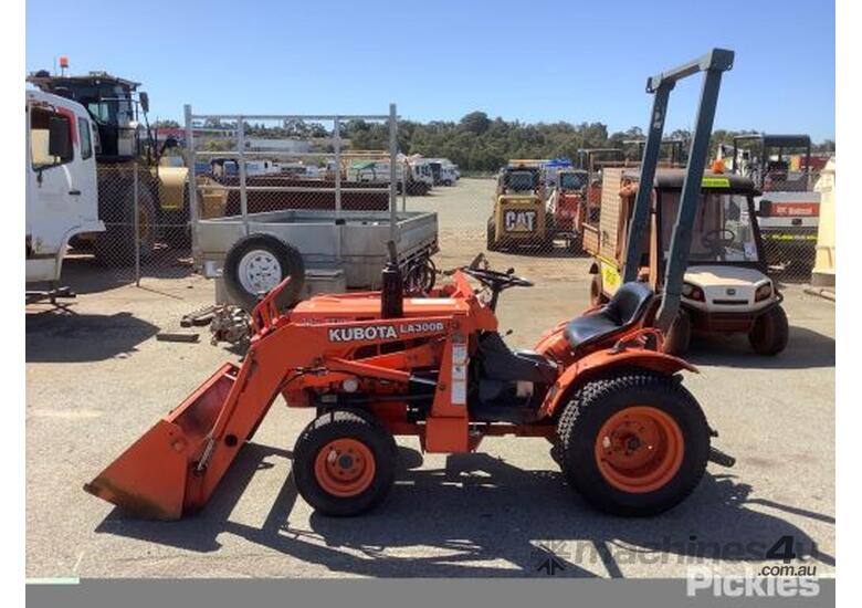 Used Kubota B7100 HST 2WD Tractors 079hp in , Listed on Machines4u