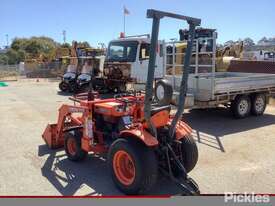 Kubota B7100 HST - picture2' - Click to enlarge