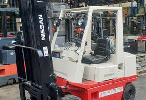 ACTIVE FORKLIFTS - Nissan Forklift for sale-2.5 ton 5500mm lift height solid tyres