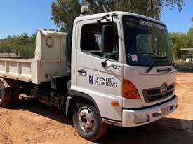 Hino FC4J - picture0' - Click to enlarge