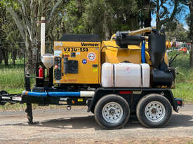 Vermeer VX30-250 Vacuum Cleaner Sweeping/Cleaning - picture0' - Click to enlarge