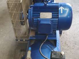 Pilot K30 Piston Air Compressor with matching Air Dryer - picture2' - Click to enlarge