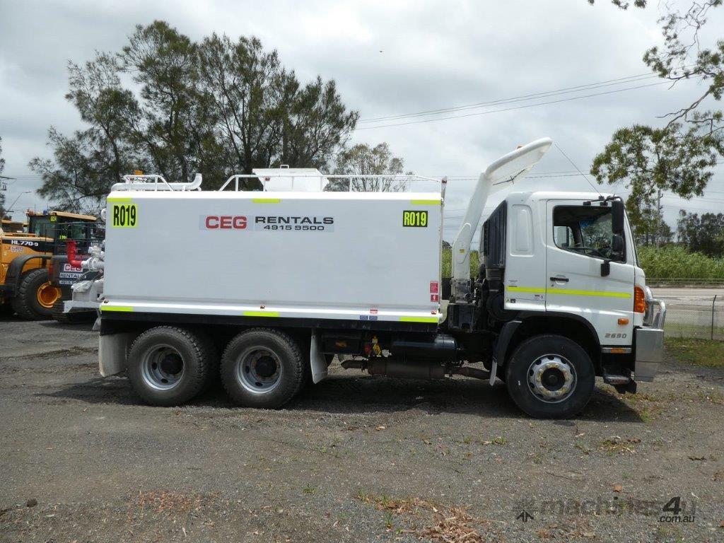Hire Hino Hino 15000 L Water Truck FOR HIRE Articulated water Truck in