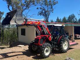 Armatrac  85HP with 4 in 1 loader, air cab, manual shuttle trans - picture0' - Click to enlarge