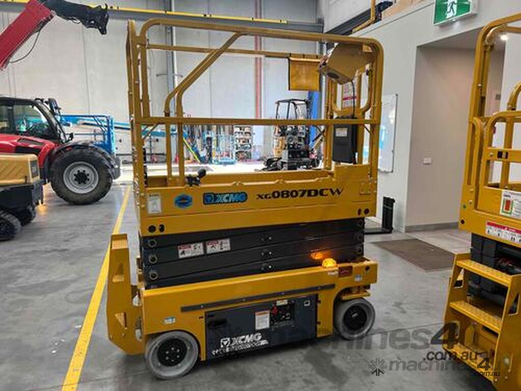 New 2022 xcmg XCMG XG0807DCW 19ft Scissor Lift and Trailer Package