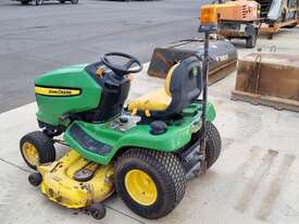 John Deere X320 - picture1' - Click to enlarge