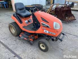 Kubota T2080 Ride On Mower - picture0' - Click to enlarge