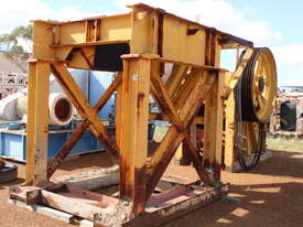 MAXIM JST600 JAW CRUSHER WITH STAND - picture0' - Click to enlarge