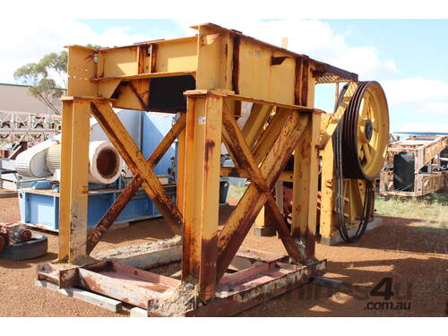 MAXIM JST600 JAW CRUSHER WITH STAND