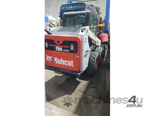 Bobcat S450 500hrs