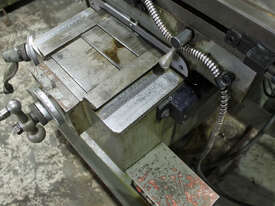 King Rich V2000 Turret Milling Machine - picture2' - Click to enlarge