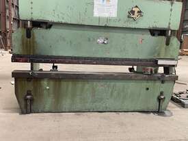 9/1993 100 Tonne Hydraulic Press - picture0' - Click to enlarge