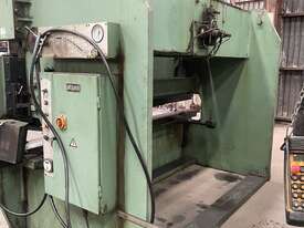 9/1993 100 Tonne Hydraulic Press - picture2' - Click to enlarge