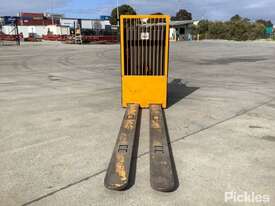 2010 Jungheinrich ECE320 SH Electric Pallet Jack - picture0' - Click to enlarge