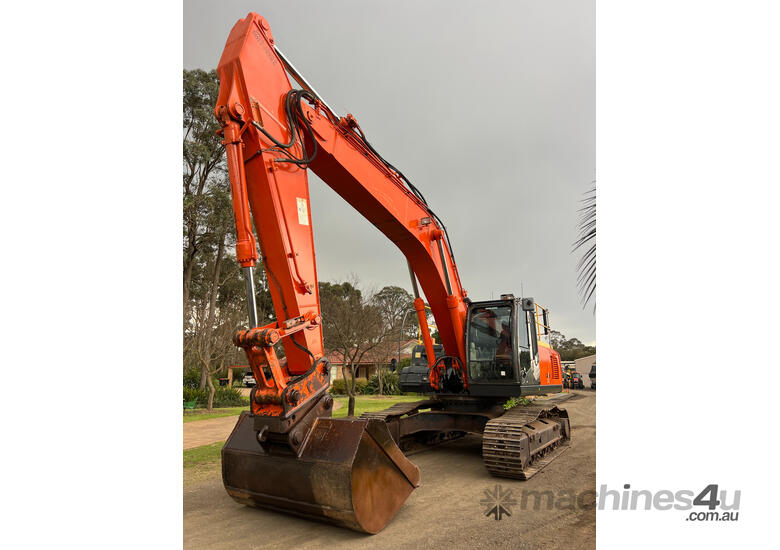 caption Hitachi ZX330 Tracked-Excav Excavator