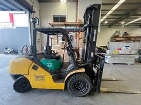 2013 4.5 tonne Komatsu Forklift - picture0' - Click to enlarge