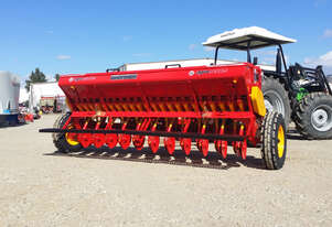 FARMTECH BM 12 SSB SINGLE DISC SEED DRILL + SMALL SEED BOX (2.5M)