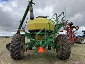 2000 John Deere 1900 Air Drills - picture1' - Click to enlarge