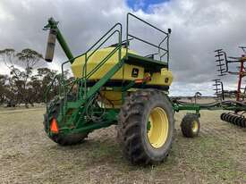 2000 John Deere 1900 Air Drills - picture2' - Click to enlarge