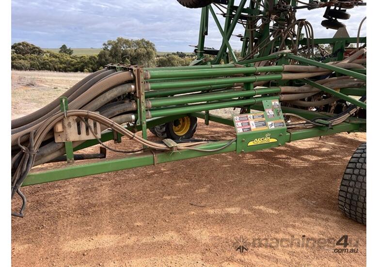 2013 John Deere 1830 Air Drills