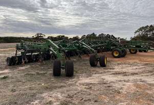 2013 John Deere 1830 Air Drills 2013 John Deere 1830 Air Drills