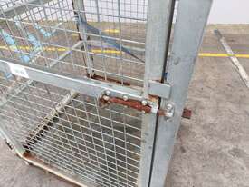 Lockable Cage - picture1' - Click to enlarge