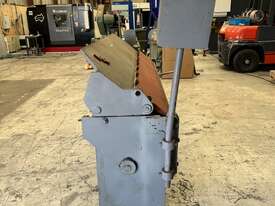 Used Pan Brake 2400mm - picture1' - Click to enlarge