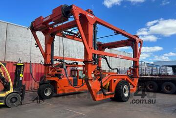 Straddle Carrier: Combilift SC3T, 2018 Model