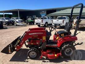 Massey Ferguson GC1725 - picture2' - Click to enlarge