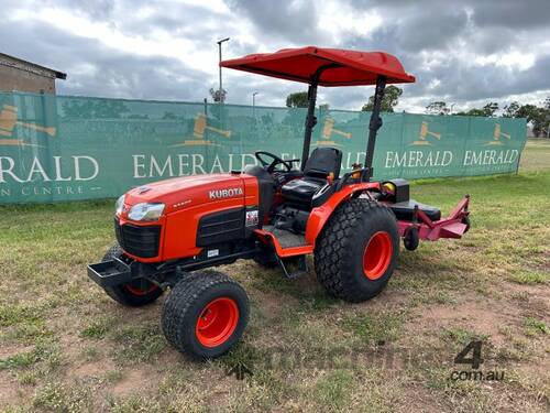 KUBOTA B3300 TRACTOR WITH SLASHER