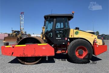 2011 Dynapac CA612D 20T Smooth Drum Roller - Full Maintenance History from New!