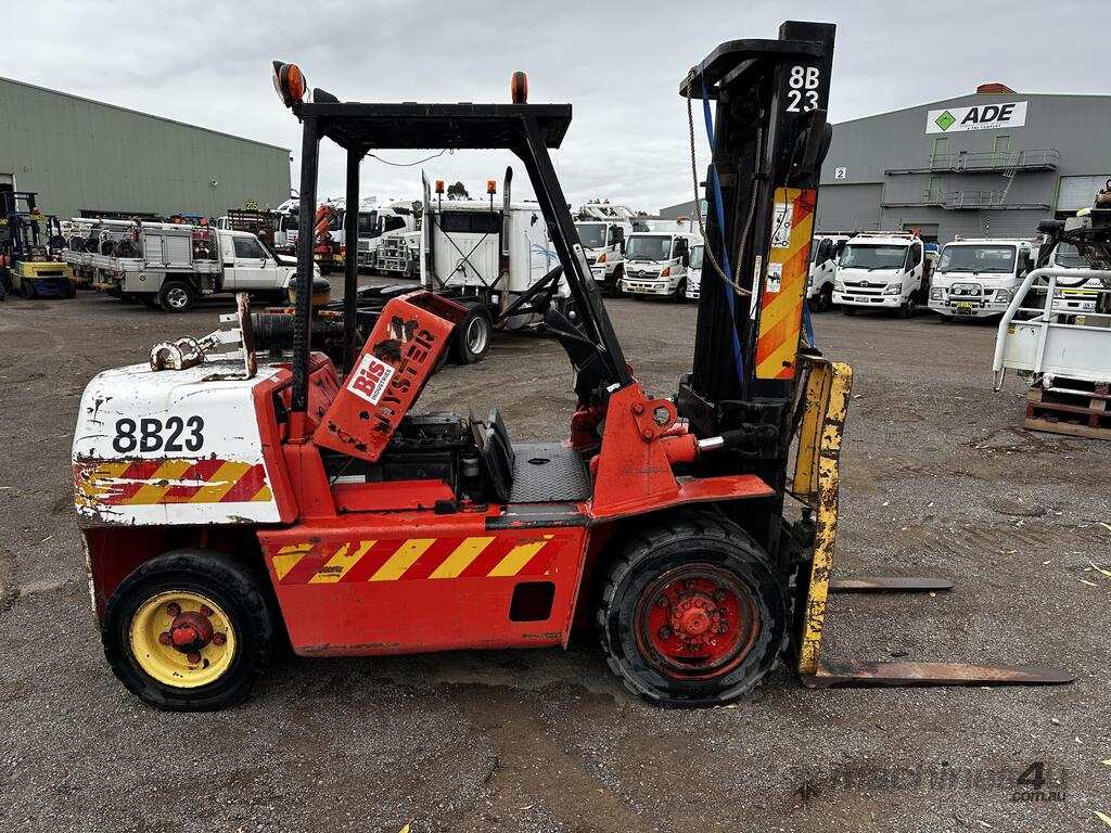 Used 1990 hyster 1990 Hyster H4 00XL Diesel Forklift NonDrivable